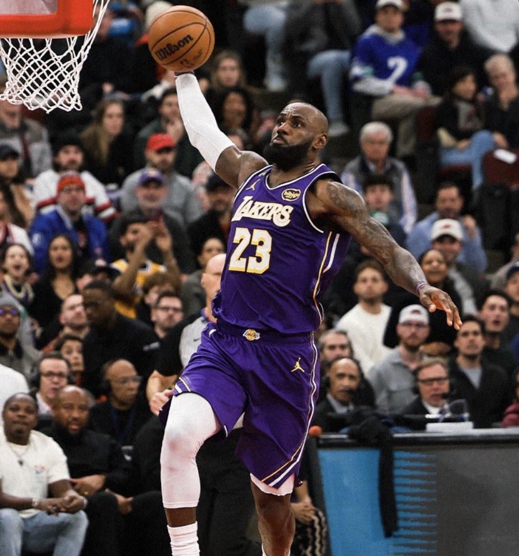 kaiyun sports-詹姆斯半场20分，成为NBA历史首位41岁后半场砍20+得分球员